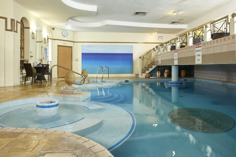 Children swimming class in Aquilla Health and Fitness